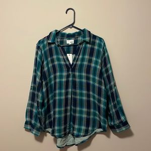 Blue/teal plaid V neck light flannel shirt